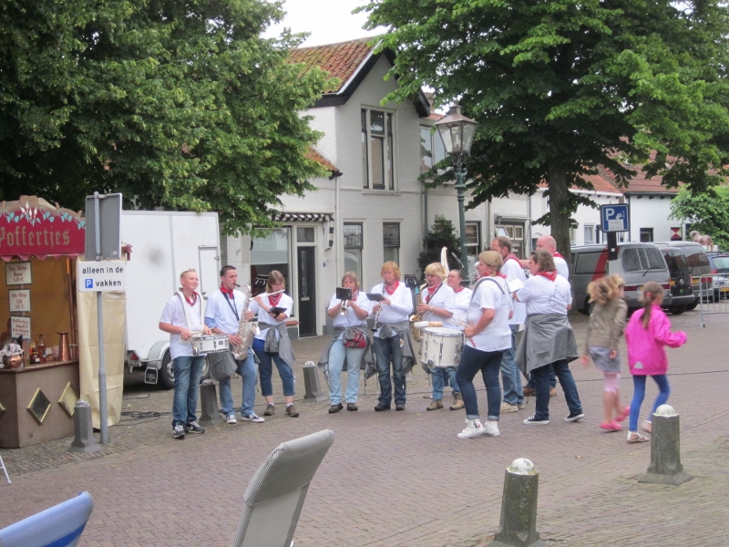 Optreden Witte Dweil Markt Haamstede 2012